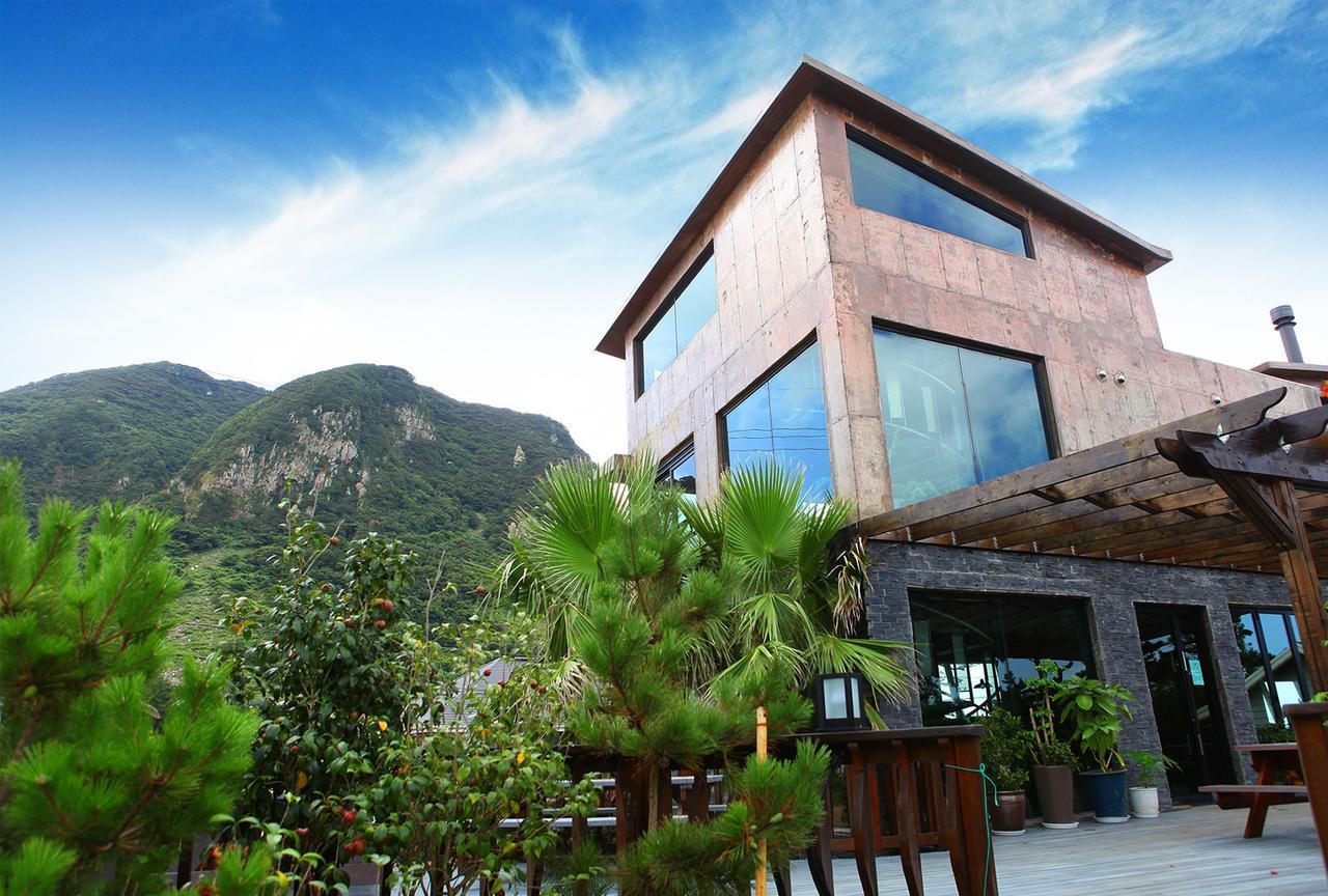 Mirvill Pension & Resort Seogwipo Exterior photo